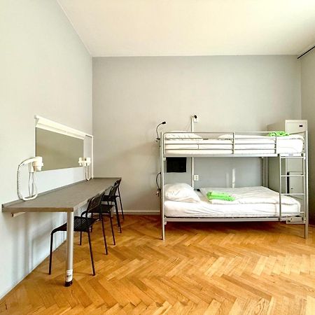 Globe Hostel Prague Adults Only Praga Exterior foto