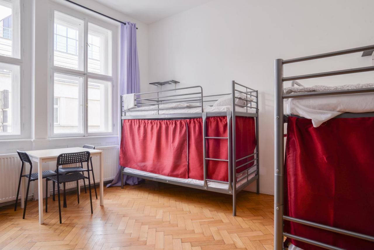 Globe Hostel Prague Adults Only Praga Exterior foto