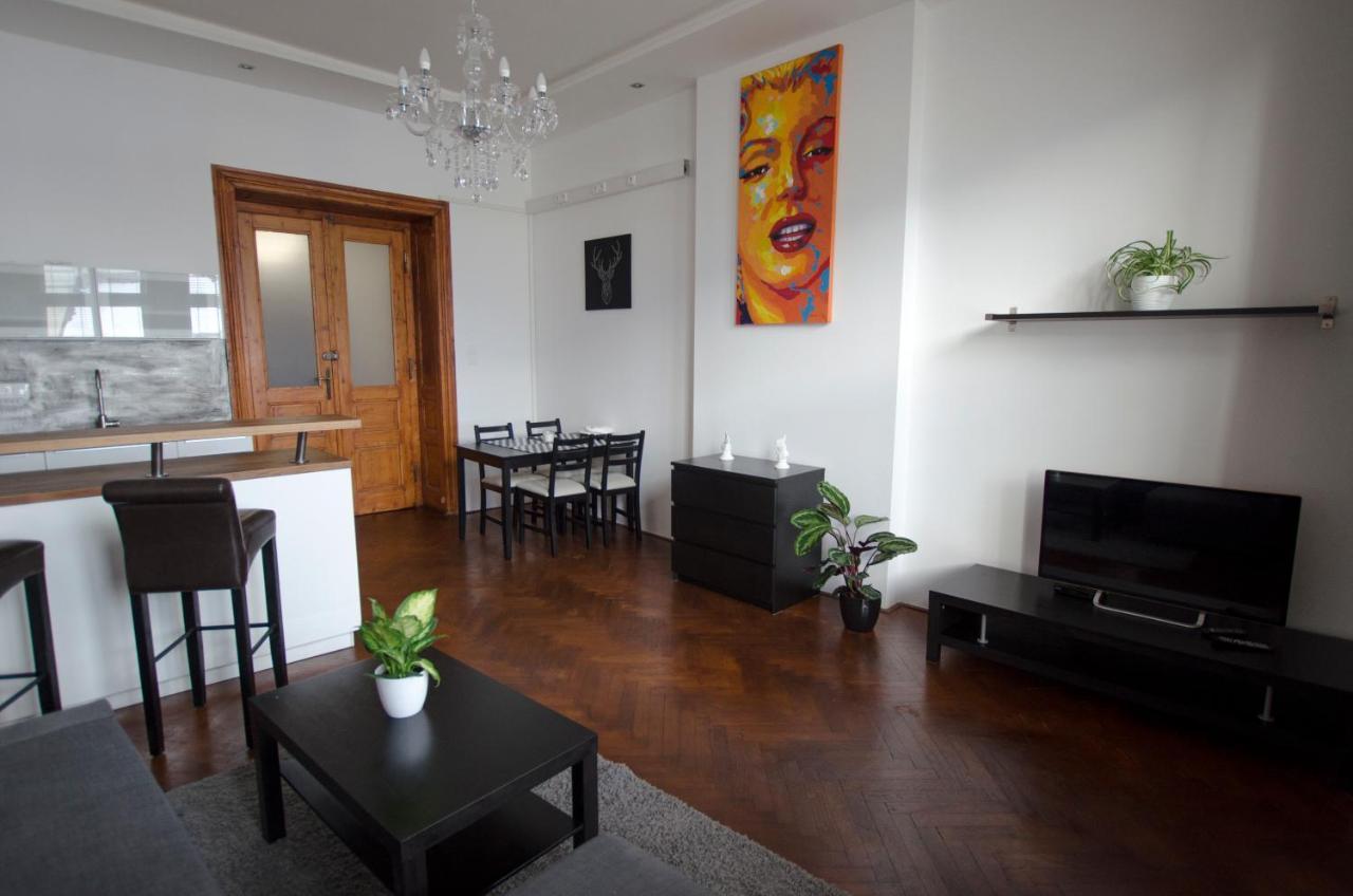 Globe Hostel Prague Adults Only Praga Exterior foto