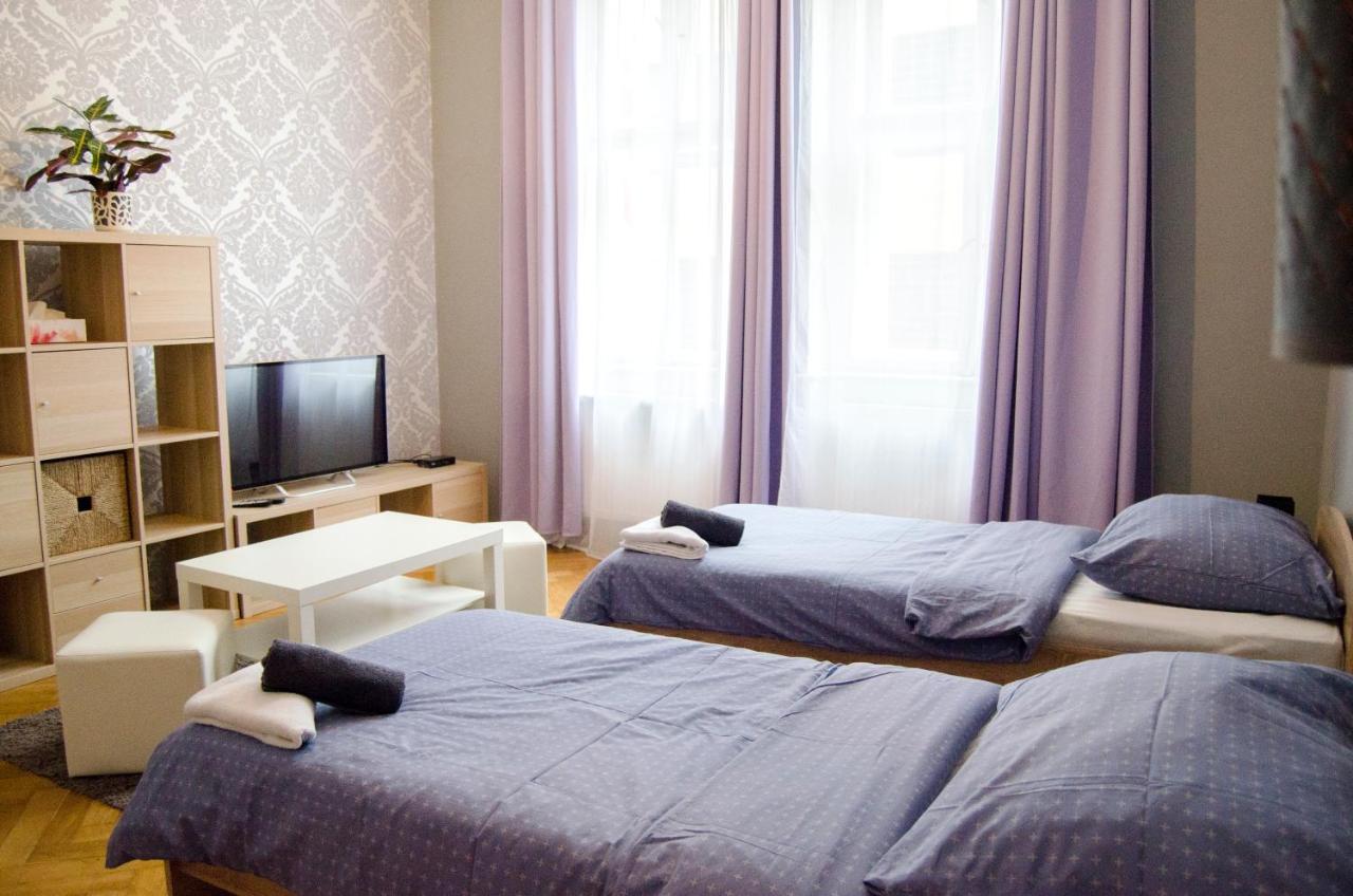 Globe Hostel Prague Adults Only Praga Exterior foto