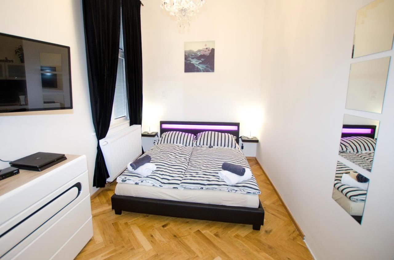 Globe Hostel Prague Adults Only Praga Exterior foto