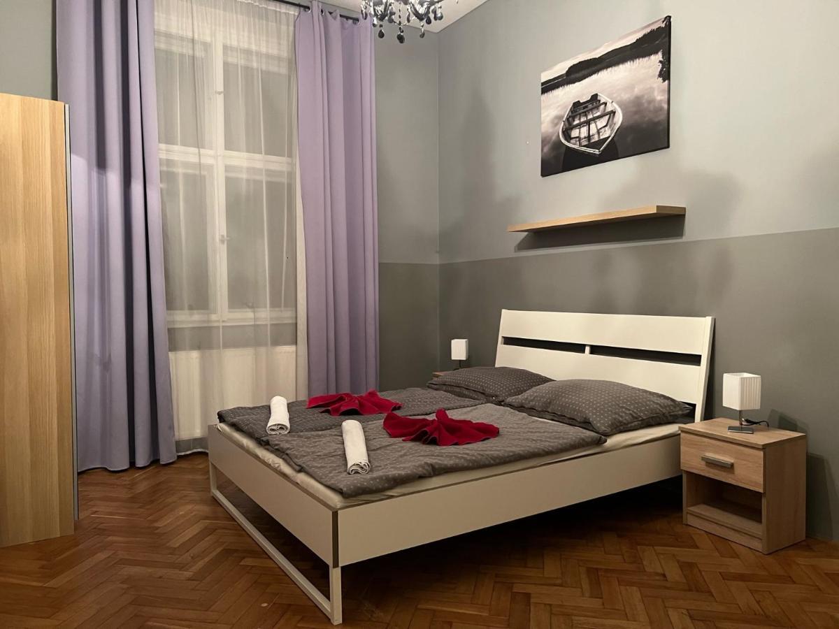 Globe Hostel Prague Adults Only Praga Exterior foto
