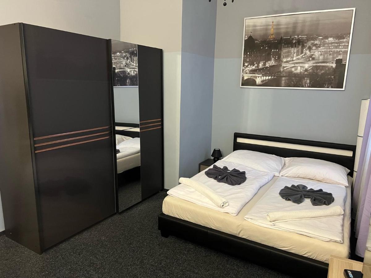 Globe Hostel Prague Adults Only Praga Exterior foto