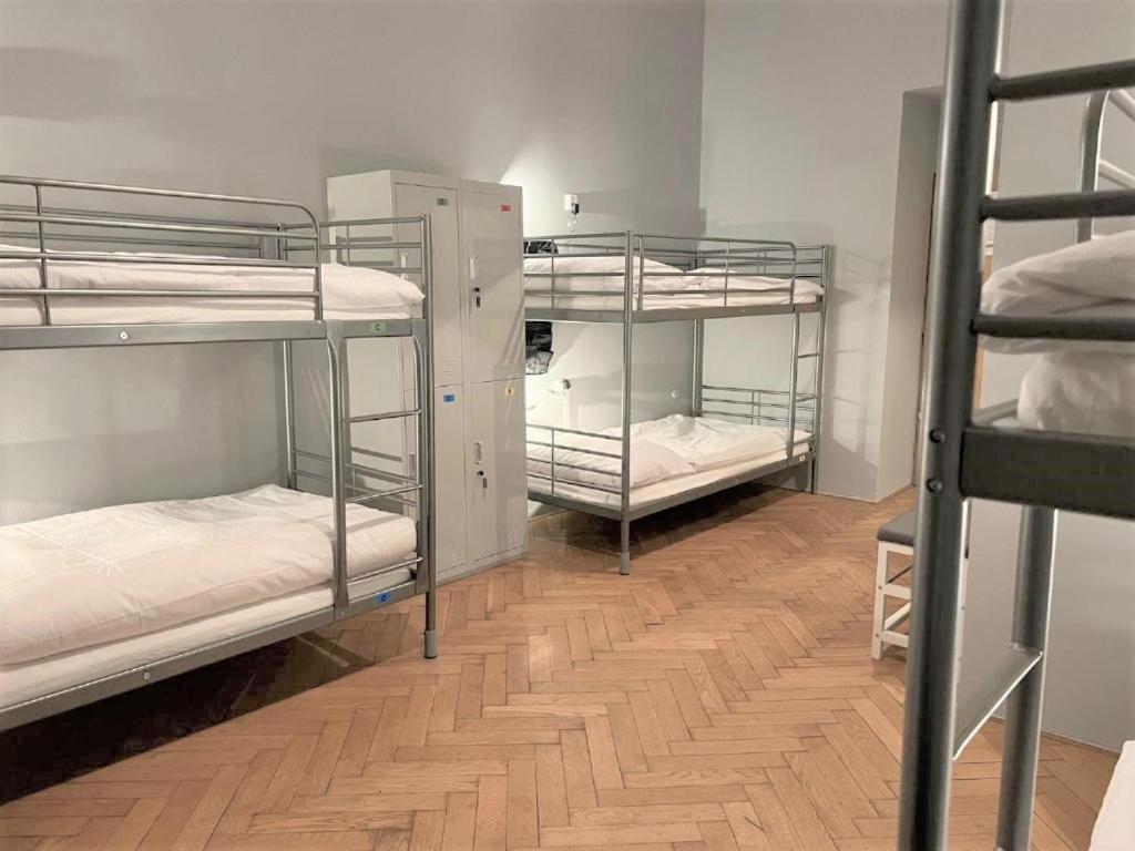 Globe Hostel Prague Adults Only Praga Exterior foto